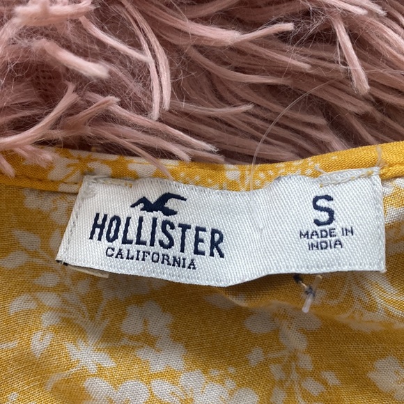 CUTE FLORAL HOLLISTER TANK - Picture 2 of 3